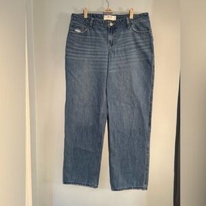 Hollister Women's Loose Leg Blue Jeans
